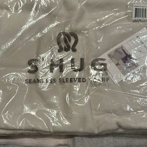 S’hug seamless sleeved scarf